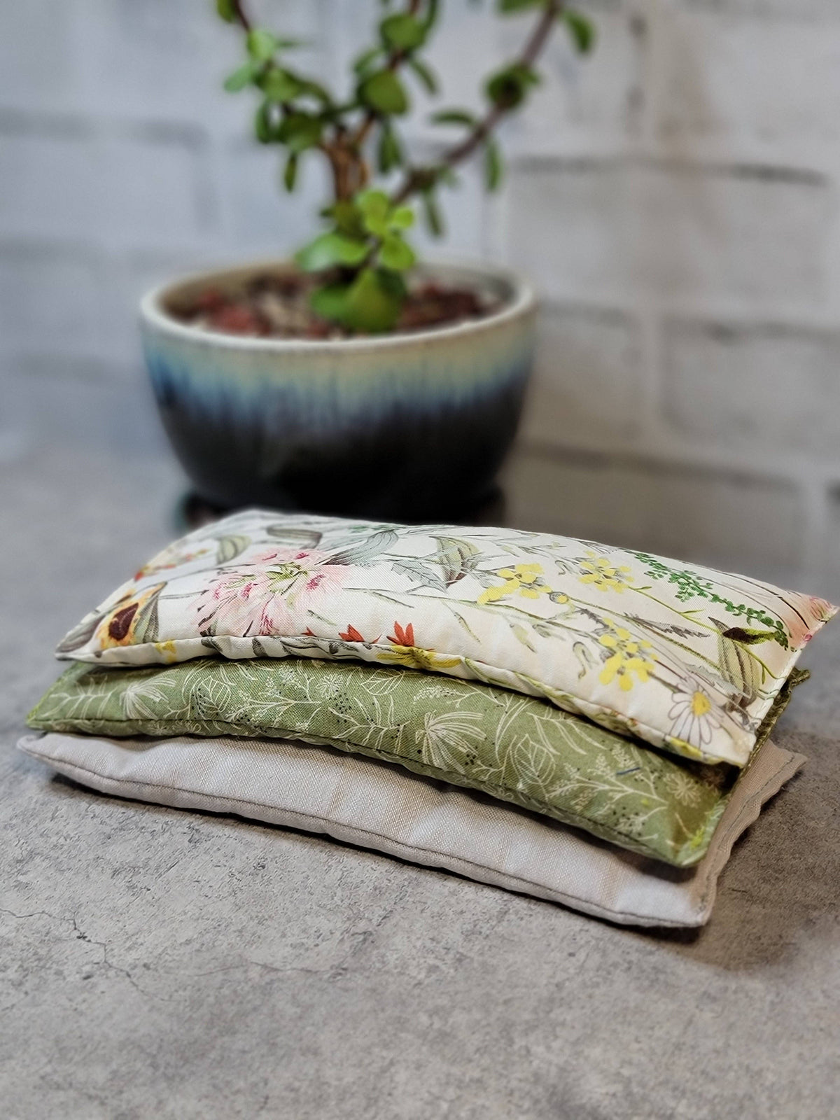 Aromatherapy Hot/Cold Weighted Eye Pillow - Soothing Pattern